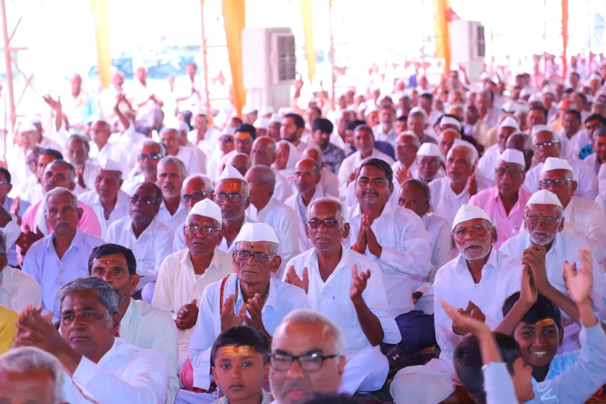 जे जाळतय त्याला आधी जळावं लागतं - ह भ प समाधान महाराज शर्मा.