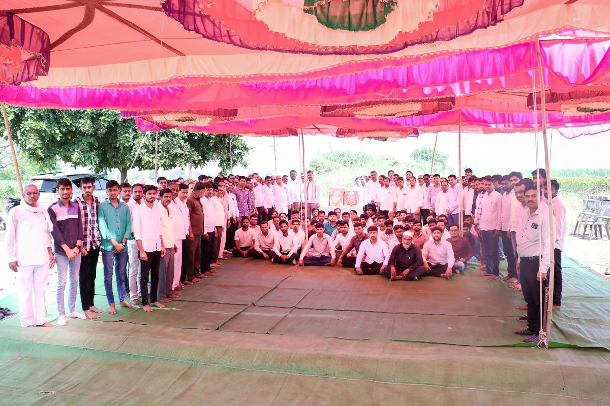 बलासाहेब आकात यांच्या अध्यक्षतेखाली राष्ट्रपिता महात्मा गांधी व भारतरत्न लाल बहादूर शास्त्री यांची जयंती उत्साहात साजरी.